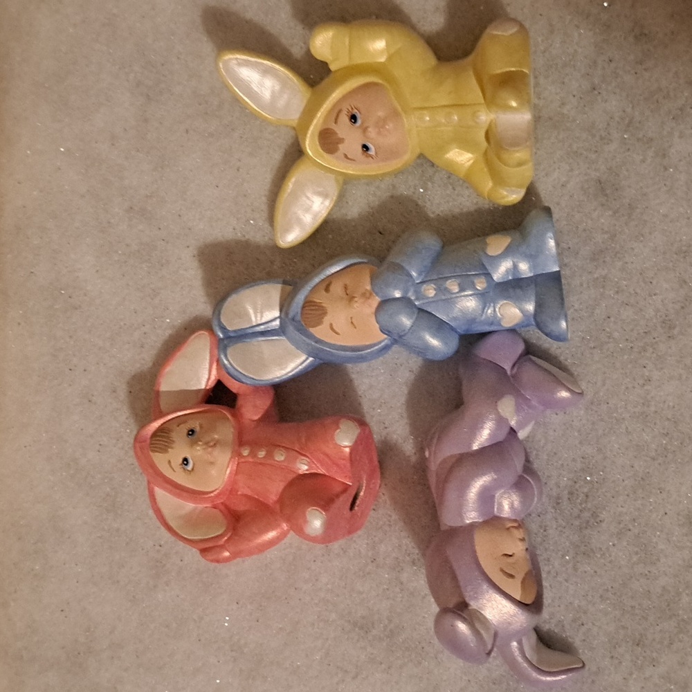 Assortment of Easter decor